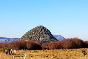 Le mont GGerbier de Jonc en automne