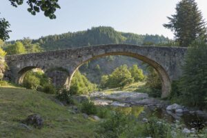 Le pont de Garnier à Mariac (07)