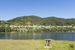 Lac et village de Saint Martial